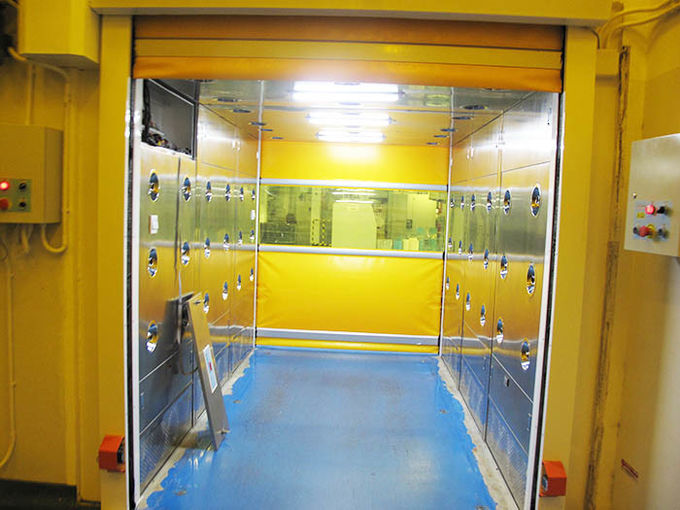 Túnel de acero revestido de la ducha de aire del sitio limpio del poder con el obturador automático de la abertura del balanceo de alta velocidad 1