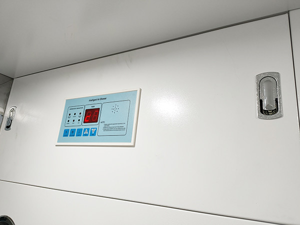 Ducha de cuarto limpio con ventilador incorporado y filtros HEPA para varias personas 2